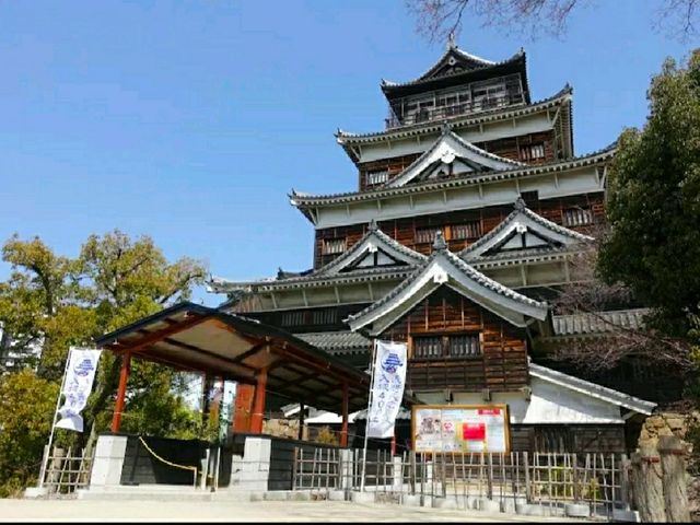 HIROSHIMA CASTLE.
