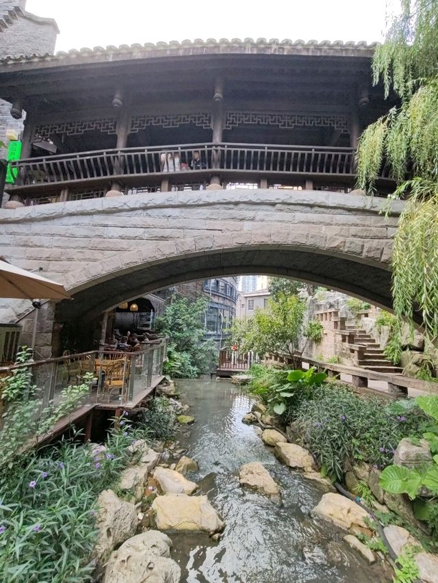 Hidden Gem of the Mountain City: Entrance and Exit 4 of Xiahaoli