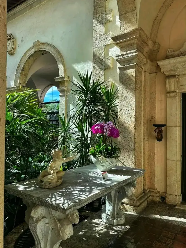 🌿✨ Vizcaya Museum & Gardens – Miami’s Fairytale by the Bay!