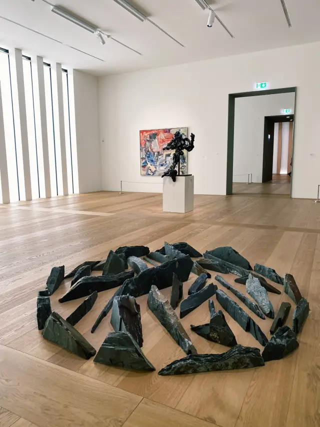 Art Haven in the Heart of Zurich 🎨❤️