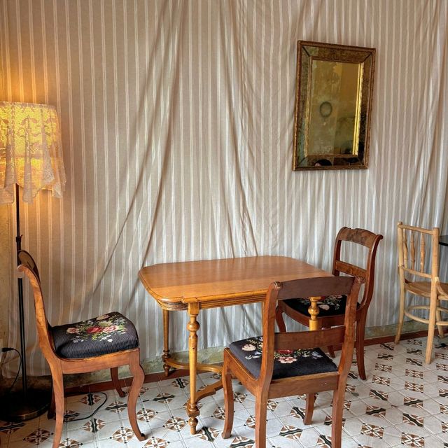 คาเฟ่ฟีลคลาสสิคน่านั่ง ย่านหัวลำโพง #กรุงเทพฯ คาเฟ่ฟีลคลาสสิคน่านั่ง ย่านหัวลำโพง #กรุงเทพฯ