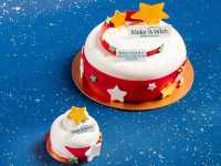 Ornaments with a View: Where Island Breezes Meet Festive Flair 