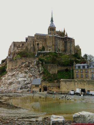 ฝรั่งเศสในฤดูใบไม้ร่วง: มนต์เสน่ห์แห่งไอเฟล ถนนในฝัน และเป้าหมายของหวาน 🇫🇷✨