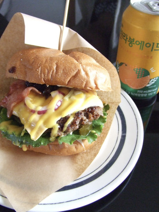 🍔❤️곽지해수욕장 앞, 힙한 빈티지 감성의 인생 수제버거, 정말 최고예요!! 🌴