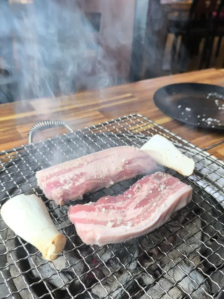 【경상남도・진해】진짜 목탄가마에서 극상 사우나 체험! 「보바산참숯가마(보배산참숯가마)」로 정리 & 일품 삼겹살