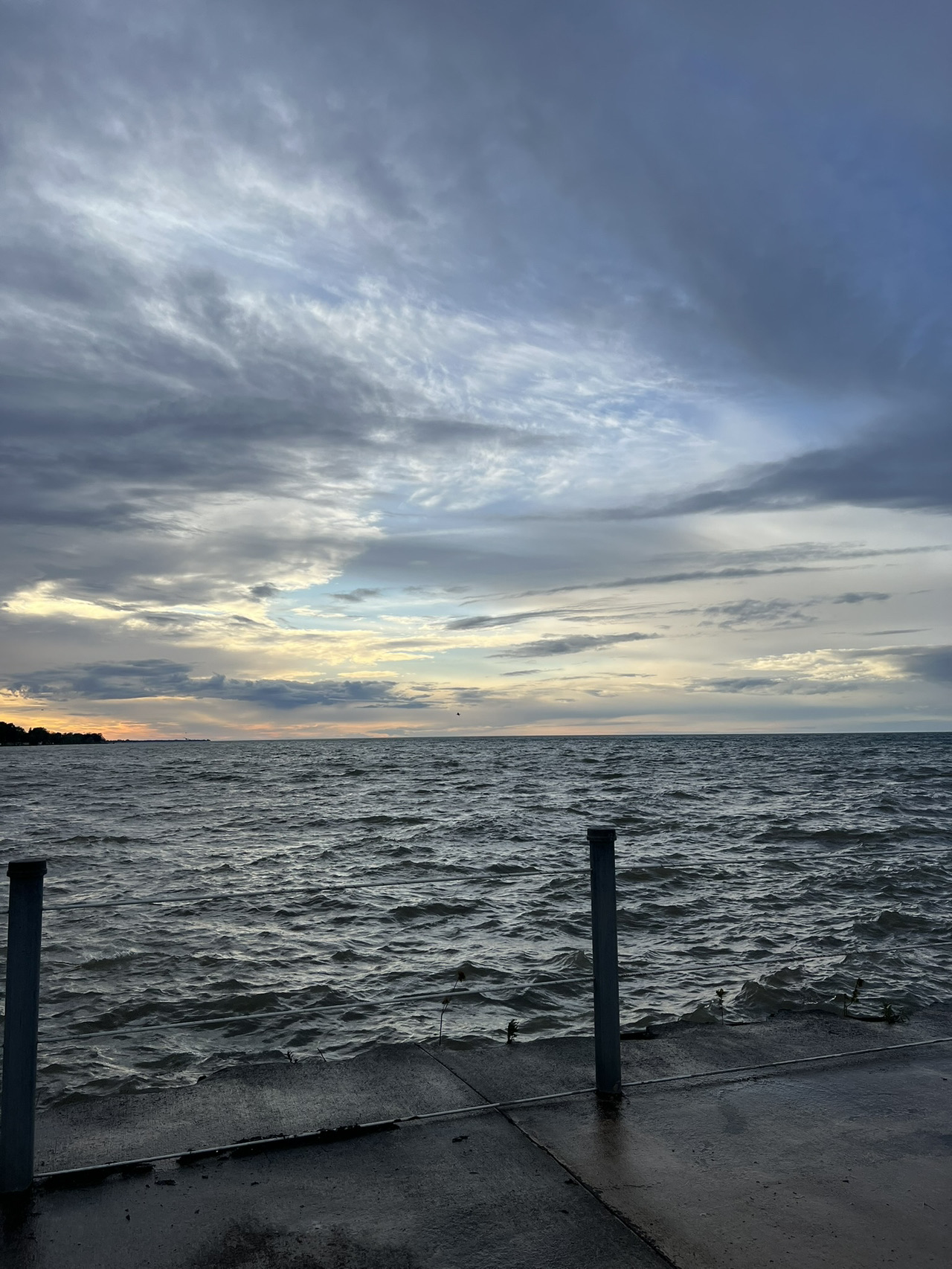 Suasana Jazzy di Pantai Ontario