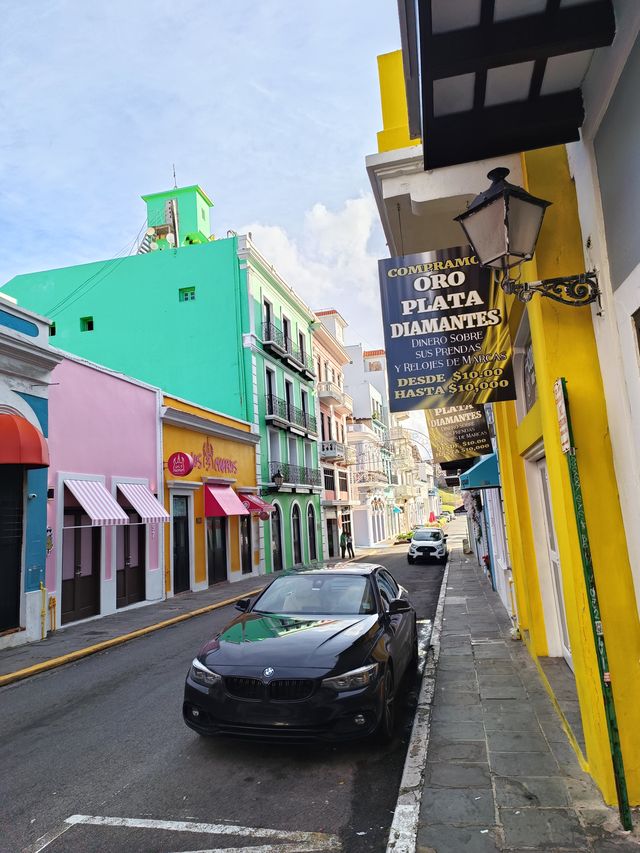 加勒比海的時光機！🇵🇷 走進「老聖胡安」：色彩、古堡與 Piña Colada 的完美融合！