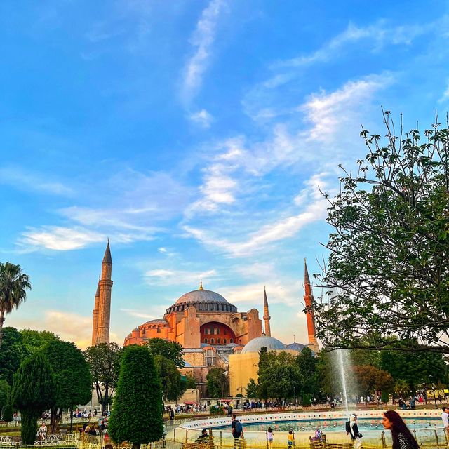 Istanbul: City of Roses, Palaces & Waterways