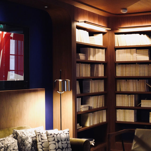 🇫🇷｜Brilliant hotel with Paris vibe