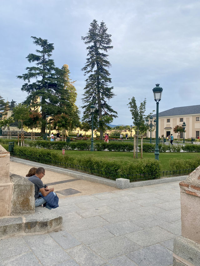 The Alcázar’s Majestic Architecture 🏛️