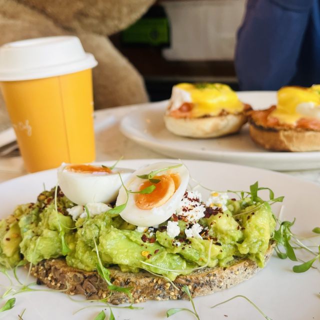 The Art of Brunching: Experience Drunch London