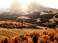 Enjoy hiking adventures in Dolomites in Autumn!