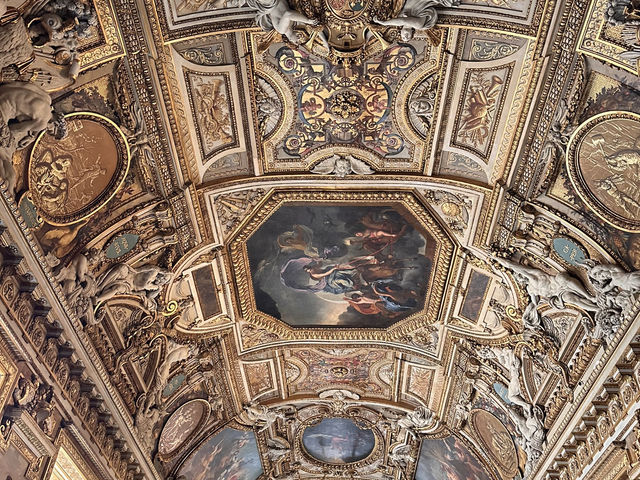The Louvre Museum, Paris 🖼️🏛️✨