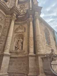 Els Secrets de la Catedral: From Gothic Grace to the Holy Grail