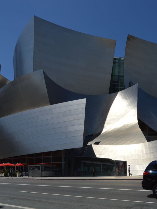 Los Angeles — a multifunctional city of dreams