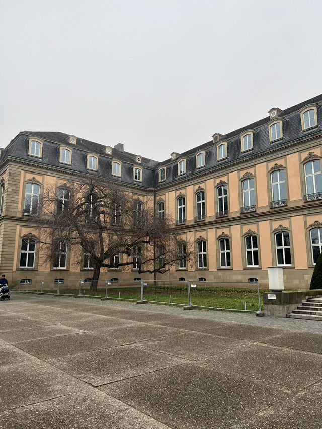🌿👑 Schlossgarten Stuttgart: A Royal Oasis in the Heart of the City 👑🌿  