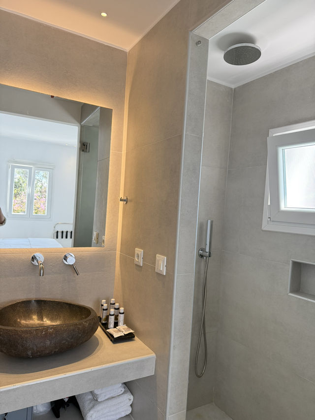 Suite with City View – Charming Stay Steps Away from the Windmills & Little Venice