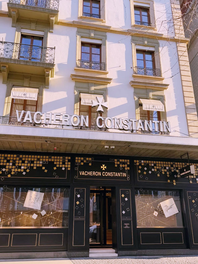 Winter in Geneva: Lakes, Mountains & Swiss Charm Winter in Geneva: Lakes, Mountains & Swiss Charm