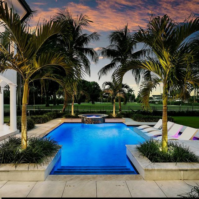 Poolside Tranquility🌴Royal Palm Yacht & Country Club