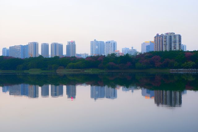 綠城初冬如夏，溫潤如玉的南湖