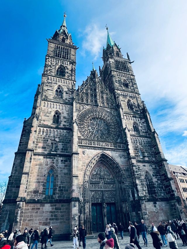紐倫堡聖洛倫茨教堂：哥德式建築的瑰寶