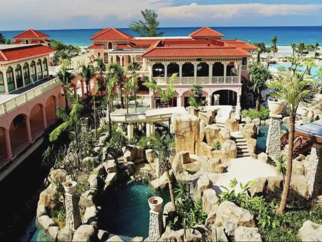 Having our honeymoon here is just wonderful!
