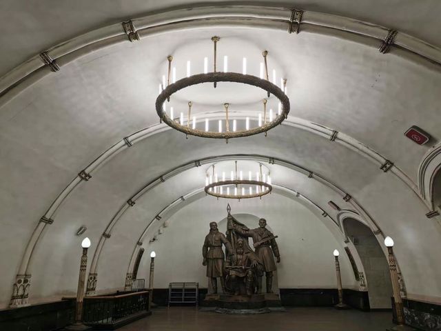 Exploring Magnificent Moscow Metro Stations 🚇