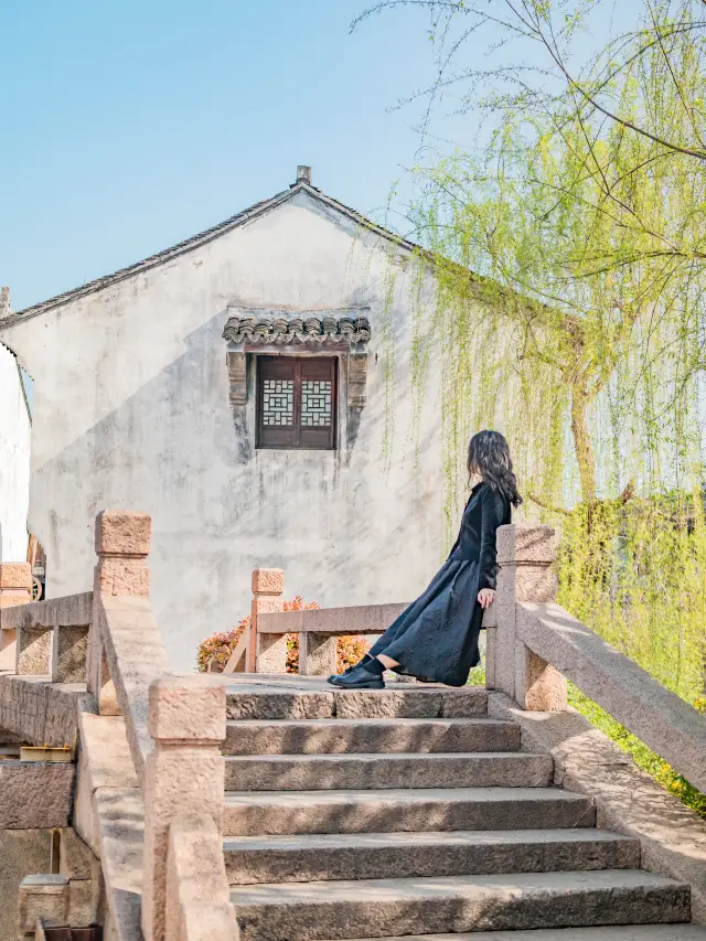 Jiaxing | Its waters curve around the city like a crescent moon, forming the Yuehe Street District