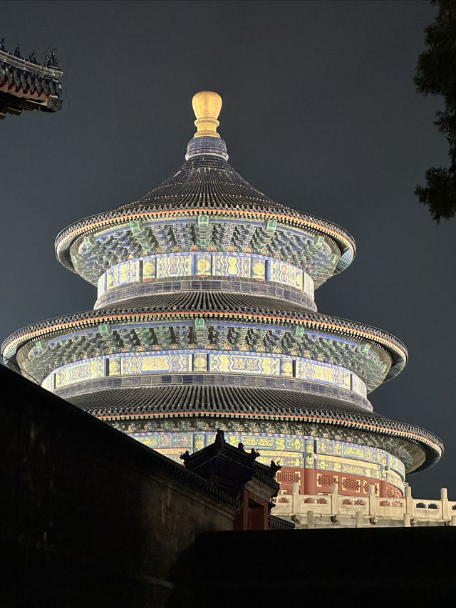 北京一個人 在天壇從白天到夜晚