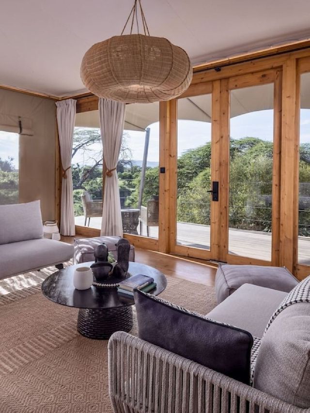 🌟🛏️ Unwind in Kenya's JW Marriott Masai Mara! 🦁🌄
