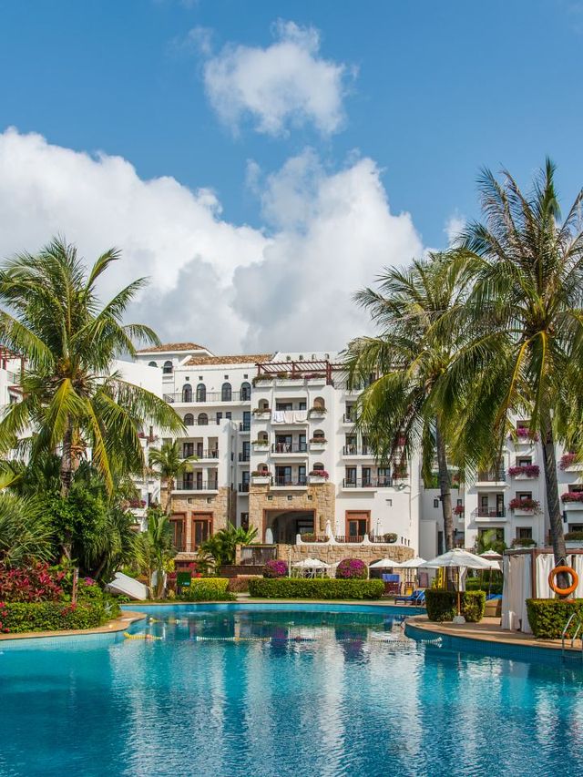 🌴 Sanya's Top Attractions: Sun, Sea, and Surf 🏖️🏄‍♂️