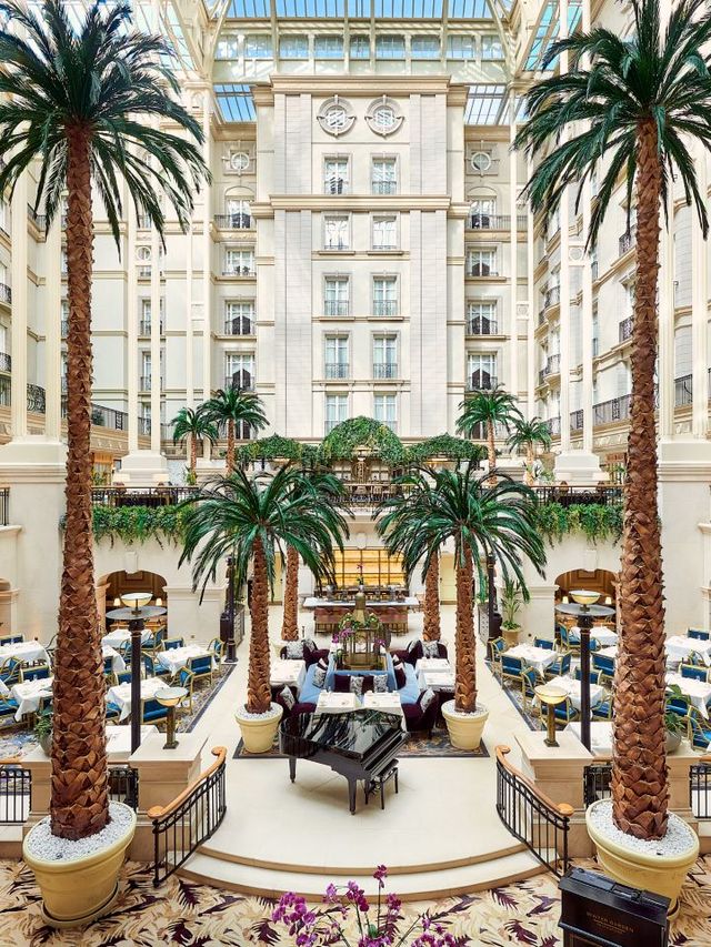 🌟 Luxe London Lodgings: The Landmark Lowdown 🌟