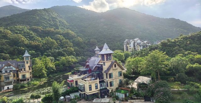 深圳東部華僑城，將童話世界映射於現實。