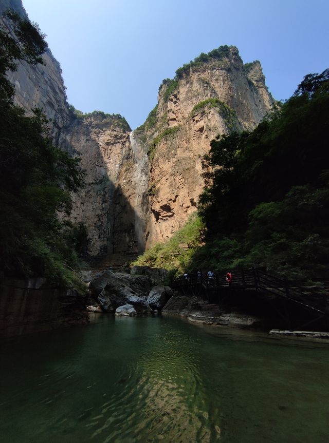 雲台山泉瀑峽。