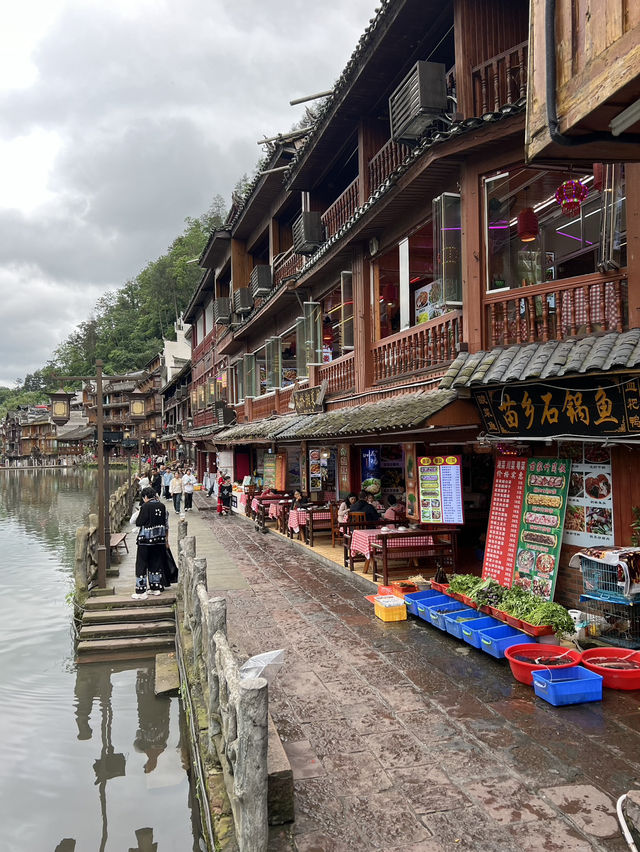 A Timeless Journey Through Ancient Elegance (Fenghuang) 