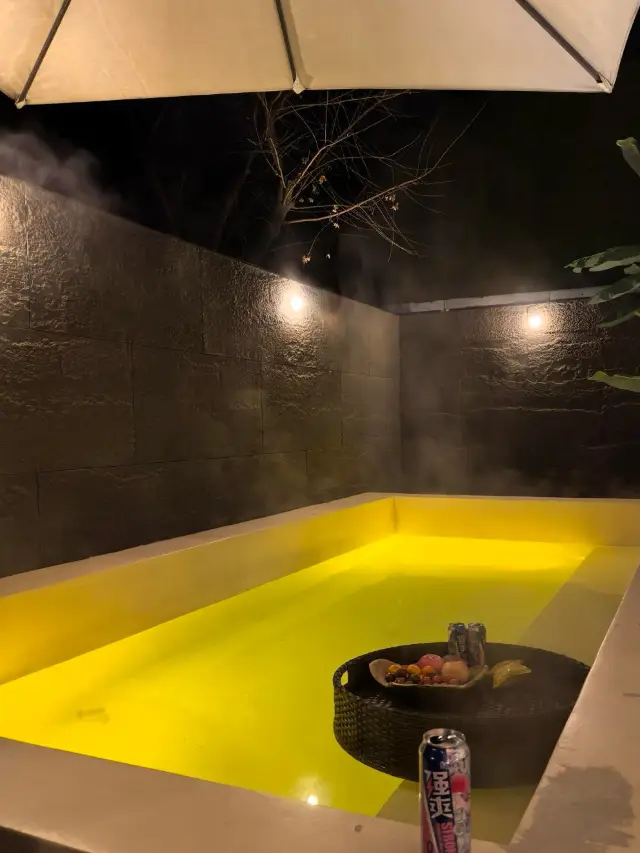 In Baoji! A luxury hot spring homestay hidden in the mountains!