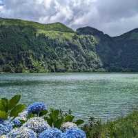 葡萄牙聖米格爾島國王觀景台：俯瞰火山湖的絕美視野