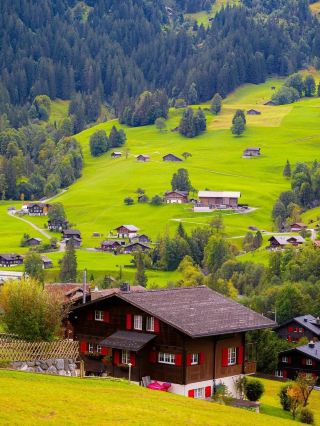 Enjoy a Long Weekend Getaway to France, Italy, and Switzerland: Non-stop Scenic Delights