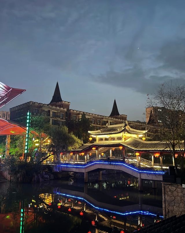 五一假期旅遊勝地之一《 杭州宋城》