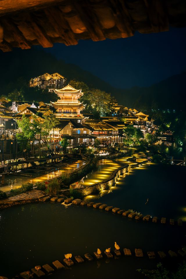 為了尋找千與千尋的漫畫夜景，我來了貴州！