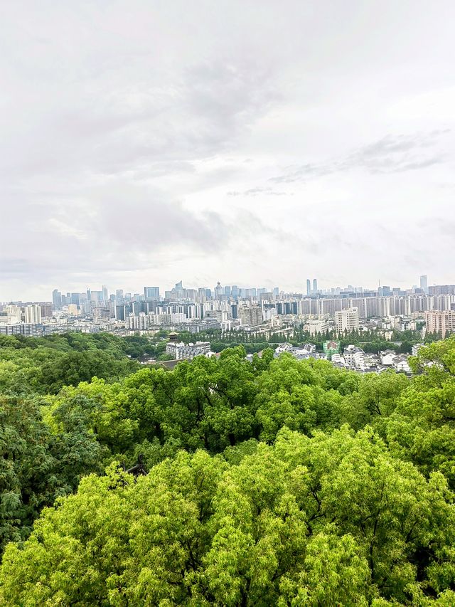 杭州吳山城隍閣，一覽江、山、湖、城美景