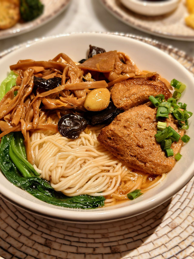 上海呢間酒店瞓喺床就可以睇波賽