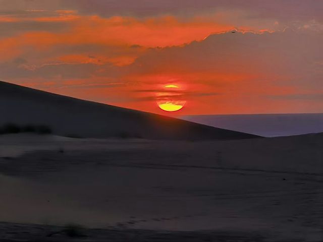 雅丹徒步撿「戈壁寶藏」，雲景酒店成了臨時藏寶閣！