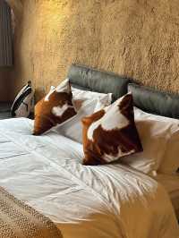 解放碑酒店天花板 體驗洞穴風江景浴缸!