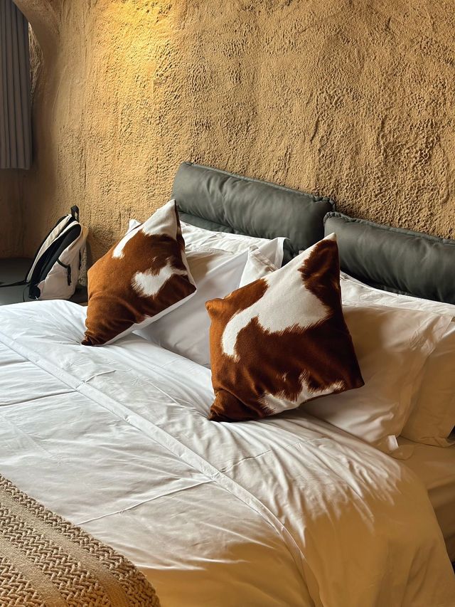 解放碑酒店天花板 體驗洞穴風江景浴缸! 解放碑酒店天花板 體驗洞穴風江景浴缸!