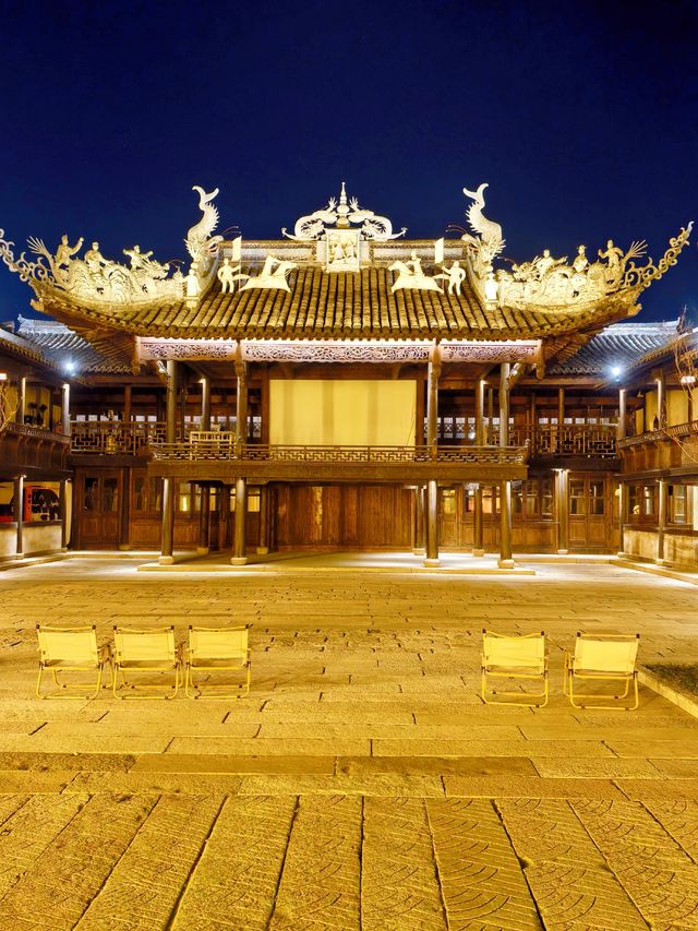 鹽官入夜,一幅被燈火喚醒的古畫 鹽官入夜,一幅被燈火喚醒的古畫