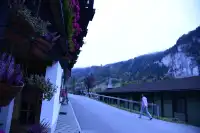 瑞士必衝！勞特布倫嫩的瀑布和火車太會撩了