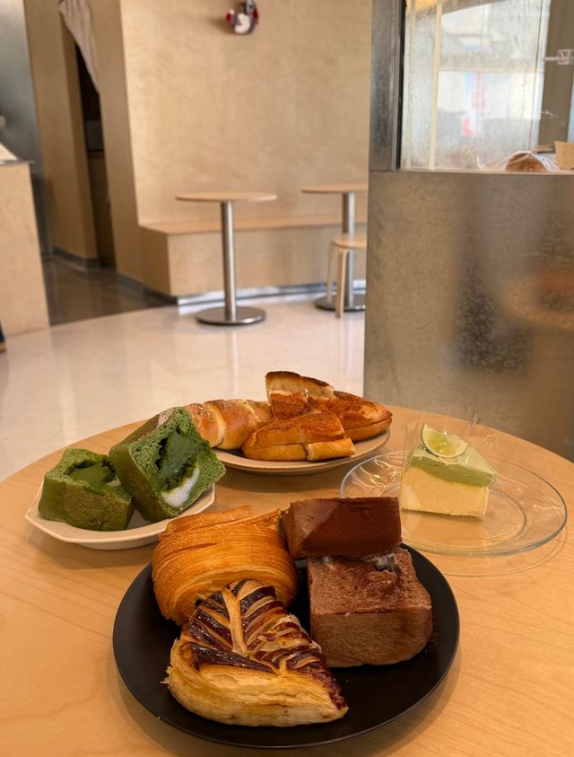 麗江超級推薦的麵包新店!附口味推薦 麗江超級推薦的麵包新店!附口味推薦