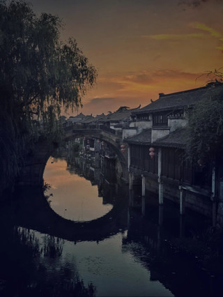 Kota Tua Shaxi hanya berjarak satu jam dari Jiangsu, Zhejiang, dan Shanghai, menawarkan pengalaman gratis dan jauh dari keramaian di kota air ini.