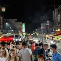 ตลาดโต้รุ่งหัวหิน จุดเช้คอิน กินเพลิน เดินเล่น